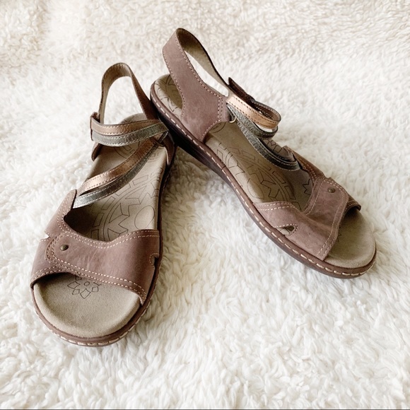 Taos Footwear Shoes - Taos Sandals size 7 EUR 38